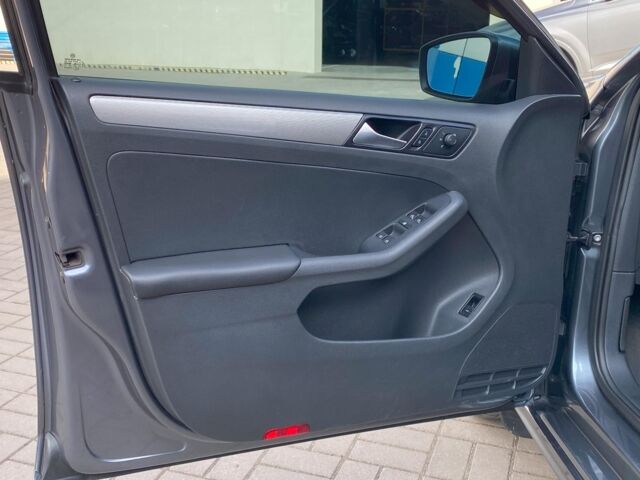 Серый Фольксваген Джетта, объемом двигателя 1.4 л и пробегом 163 тыс. км за 10490 $, фото 13 на Automoto.ua