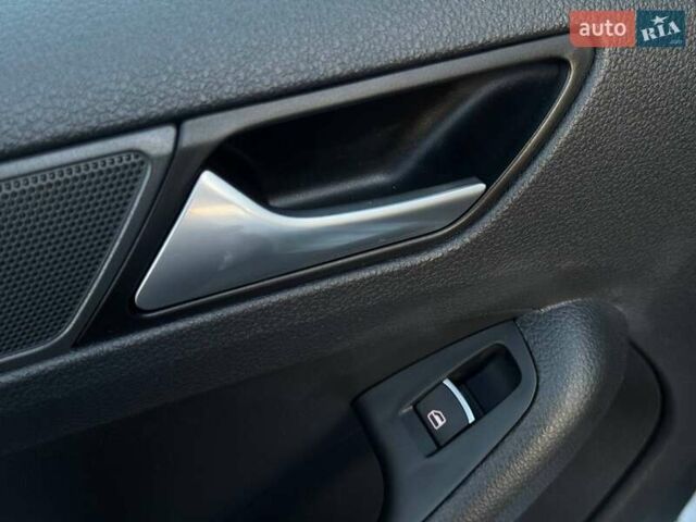 Сірий Фольксваген Джетта, об'ємом двигуна 0 л та пробігом 188 тис. км за 13400 $, фото 45 на Automoto.ua