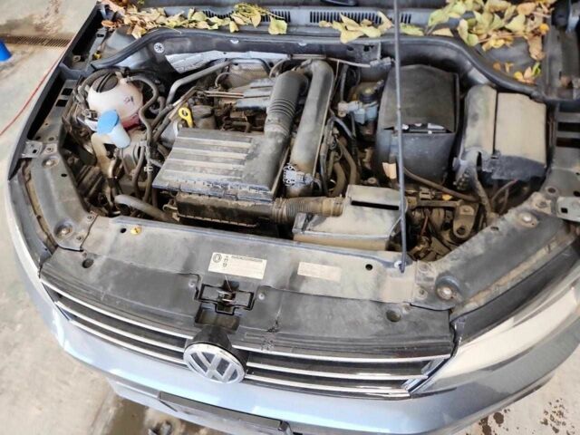 Сірий Фольксваген Джетта, об'ємом двигуна 1.4 л та пробігом 74 тис. км за 1300 $, фото 10 на Automoto.ua