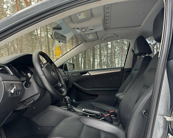 Серый Фольксваген Джетта, объемом двигателя 1.4 л и пробегом 125 тыс. км за 11000 $, фото 20 на Automoto.ua