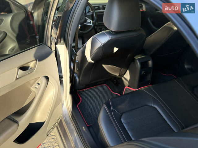 Серый Фольксваген Джетта, объемом двигателя 2 л и пробегом 184 тыс. км за 11900 $, фото 11 на Automoto.ua