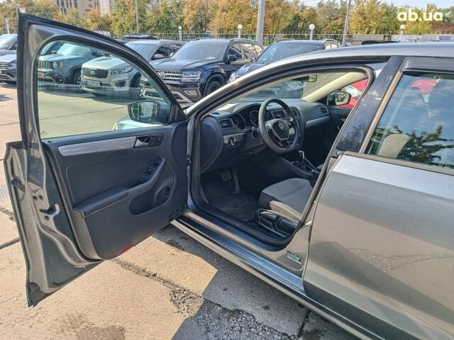 Серый Фольксваген Джетта, объемом двигателя 1.4 л и пробегом 86 тыс. км за 10890 $, фото 18 на Automoto.ua