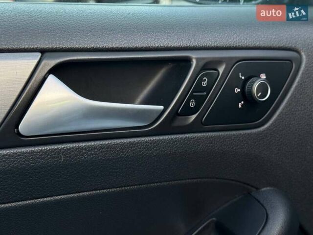 Сірий Фольксваген Джетта, об'ємом двигуна 0 л та пробігом 188 тис. км за 13400 $, фото 28 на Automoto.ua