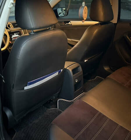 Серый Фольксваген Джетта, объемом двигателя 1.39 л и пробегом 168 тыс. км за 9700 $, фото 27 на Automoto.ua