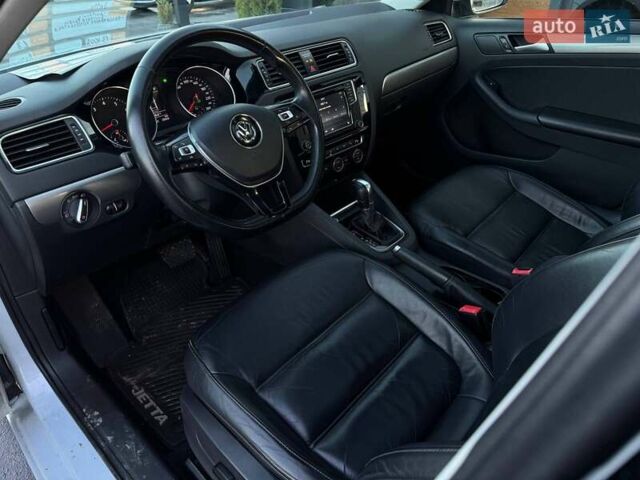 Сірий Фольксваген Джетта, об'ємом двигуна 0 л та пробігом 188 тис. км за 13400 $, фото 33 на Automoto.ua