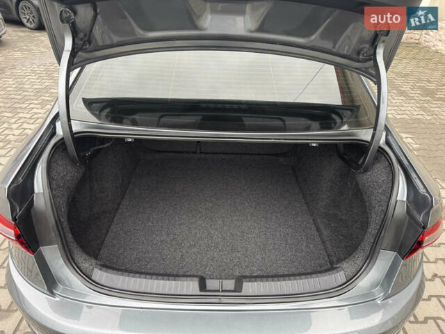 Серый Фольксваген Джетта, объемом двигателя 1.4 л и пробегом 184 тыс. км за 11500 $, фото 33 на Automoto.ua