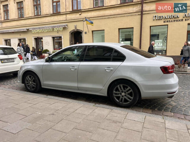 Фольксваген Джетта 2018 в Львове на Automoto.ua Серый Фольксваген Джетта, объемом двигателя 1.4 л и пробегом 92 тыс. км за 9990 $, фото 2 на Automoto.ua
