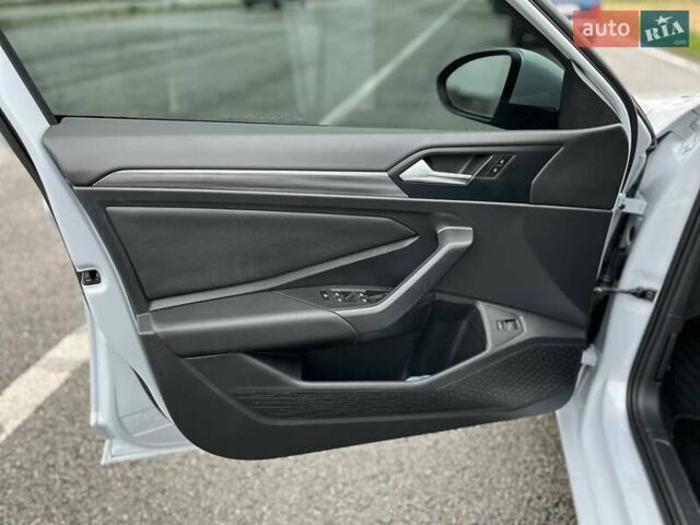 Сірий Фольксваген Джетта, об'ємом двигуна 1.4 л та пробігом 50 тис. км за 13499 $, фото 18 на Automoto.ua