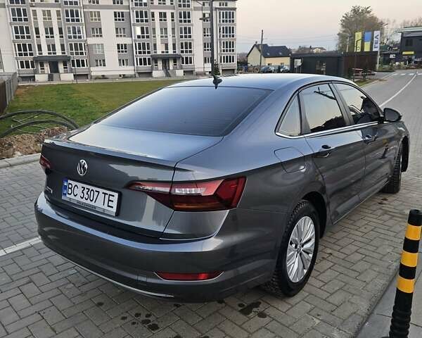 Серый Фольксваген Джетта, объемом двигателя 1.4 л и пробегом 110 тыс. км за 12900 $, фото 6 на Automoto.ua