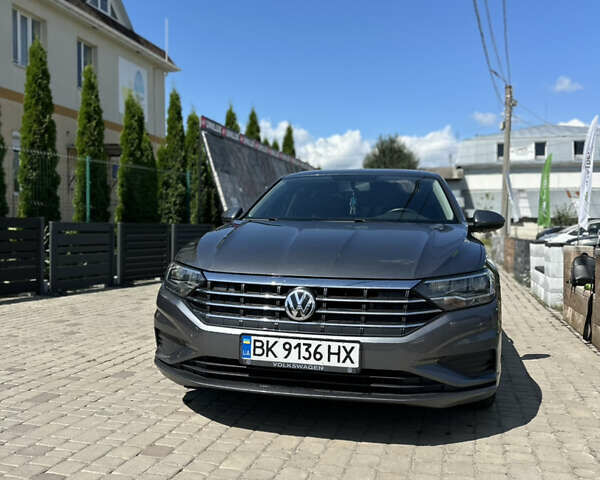 Сірий Фольксваген Джетта, об'ємом двигуна 1.4 л та пробігом 106 тис. км за 13500 $, фото 2 на Automoto.ua