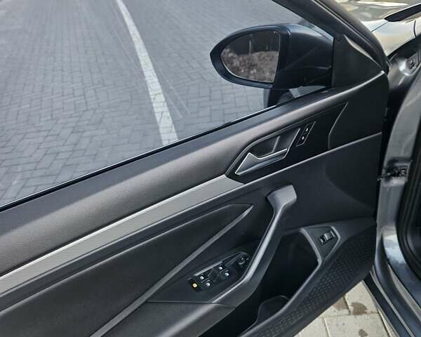 Серый Фольксваген Джетта, объемом двигателя 1.4 л и пробегом 110 тыс. км за 12900 $, фото 13 на Automoto.ua