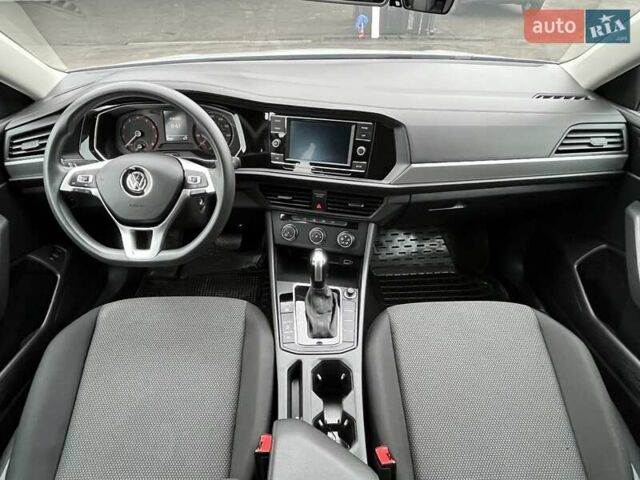 Серый Фольксваген Джетта, объемом двигателя 1.39 л и пробегом 47 тыс. км за 14499 $, фото 1 на Automoto.ua