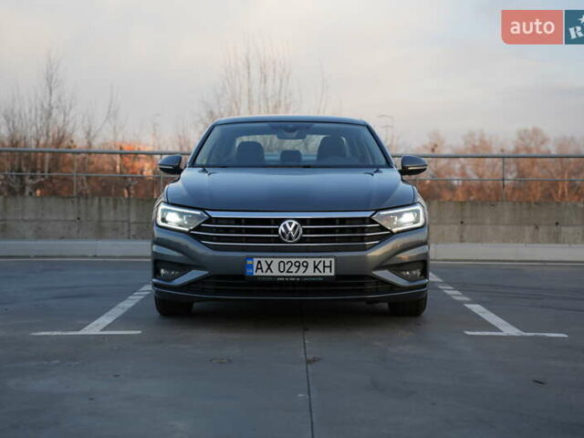 Сірий Фольксваген Джетта, об'ємом двигуна 1.4 л та пробігом 60 тис. км за 18900 $, фото 1 на Automoto.ua