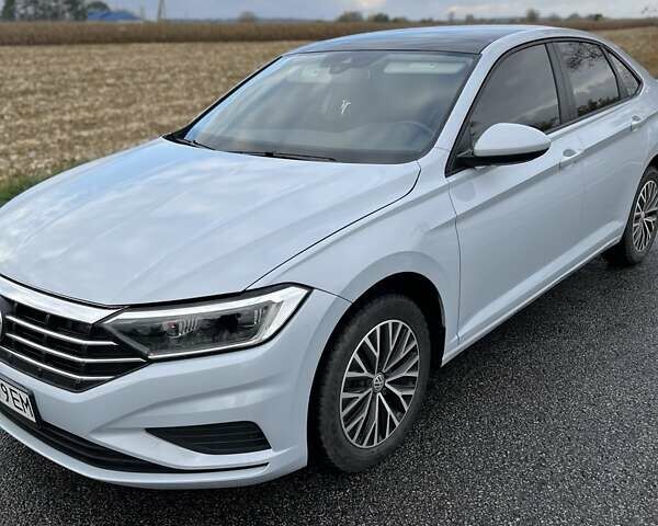 Сірий Фольксваген Джетта, об'ємом двигуна 1.4 л та пробігом 50 тис. км за 13499 $, фото 1 на Automoto.ua