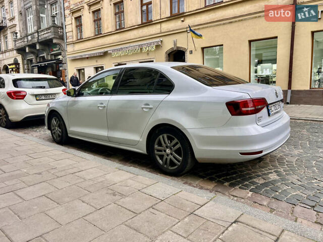 Фольксваген Джетта 2018 в Львове на Automoto.ua Серый Фольксваген Джетта, объемом двигателя 1.4 л и пробегом 92 тыс. км за 9990 $, фото 3 на Automoto.ua