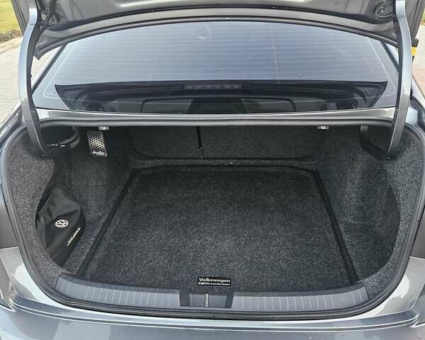 Серый Фольксваген Джетта, объемом двигателя 1.4 л и пробегом 110 тыс. км за 12900 $, фото 19 на Automoto.ua