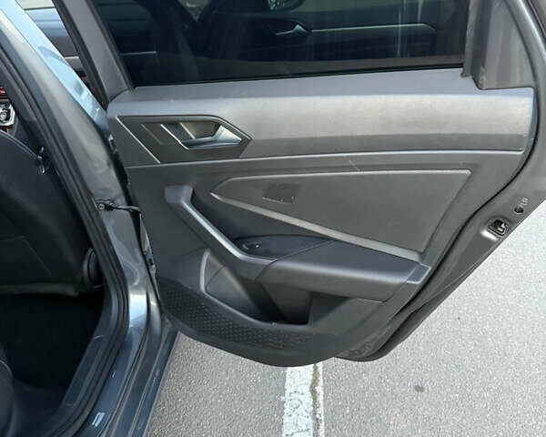 Сірий Фольксваген Джетта, об'ємом двигуна 1.4 л та пробігом 185 тис. км за 13999 $, фото 38 на Automoto.ua