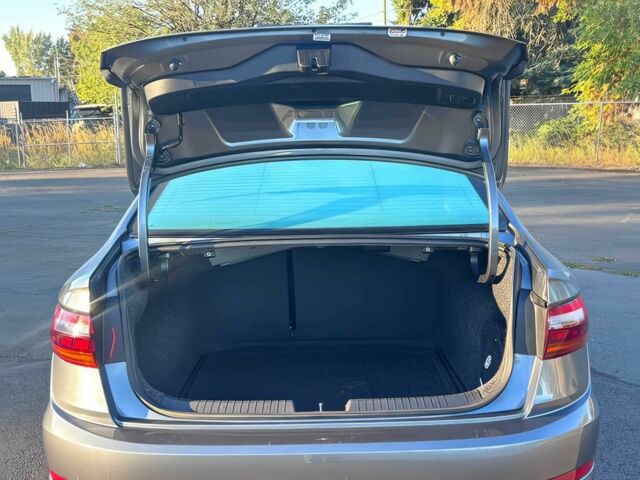 Серый Фольксваген Джетта, объемом двигателя 1.4 л и пробегом 32 тыс. км за 9500 $, фото 10 на Automoto.ua