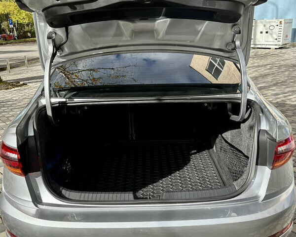 Фольксваген Джетта 2019 в Тернополе на Automoto.ua Серый Фольксваген Джетта, объемом двигателя 1.4 л и пробегом 72 тыс. км за 14700 $, фото 17 на Automoto.ua