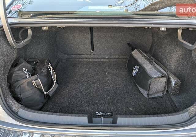 Серый Фольксваген Джетта, объемом двигателя 1.4 л и пробегом 79 тыс. км за 18000 $, фото 9 на Automoto.ua