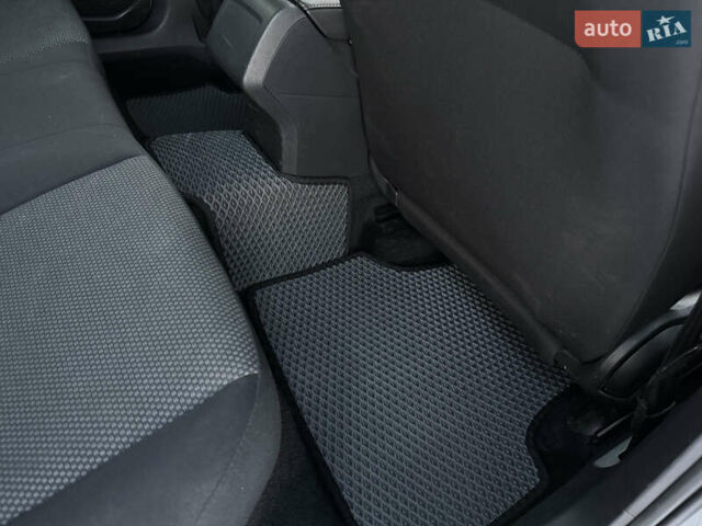 Сірий Фольксваген Джетта, об'ємом двигуна 1.39 л та пробігом 138 тис. км за 12800 $, фото 38 на Automoto.ua