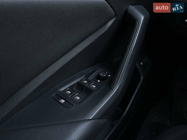 Сірий Фольксваген Джетта, об'ємом двигуна 1.39 л та пробігом 138 тис. км за 12800 $, фото 26 на Automoto.ua