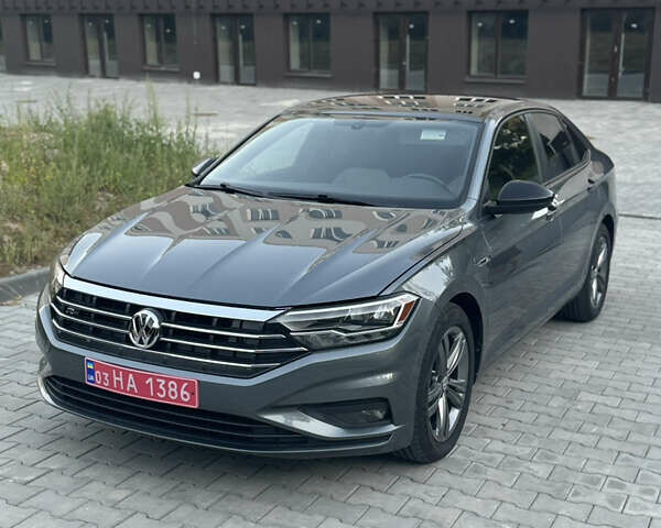 Серый Фольксваген Джетта, объемом двигателя 1.4 л и пробегом 134 тыс. км за 15000 $, фото 4 на Automoto.ua