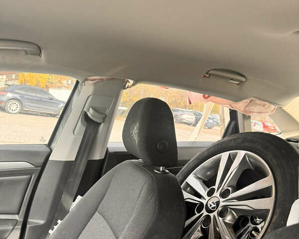 Серый Фольксваген Джетта, объемом двигателя 1.4 л и пробегом 81 тыс. км за 10800 $, фото 6 на Automoto.ua