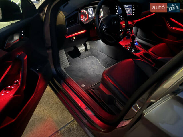 Сірий Фольксваген Джетта, об'ємом двигуна 1.4 л та пробігом 185 тис. км за 13999 $, фото 18 на Automoto.ua