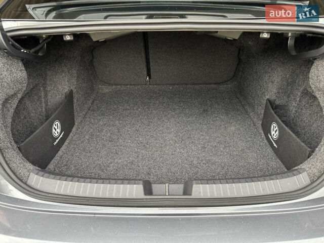 Серый Фольксваген Джетта, объемом двигателя 1.4 л и пробегом 99 тыс. км за 17777 $, фото 23 на Automoto.ua