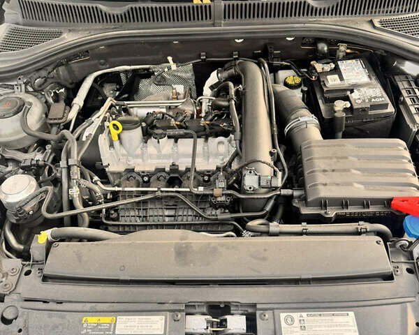 Серый Фольксваген Джетта, объемом двигателя 1.4 л и пробегом 81 тыс. км за 10800 $, фото 2 на Automoto.ua