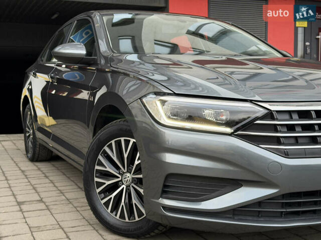 Сірий Фольксваген Джетта, об'ємом двигуна 1.4 л та пробігом 59 тис. км за 16800 $, фото 1 на Automoto.ua