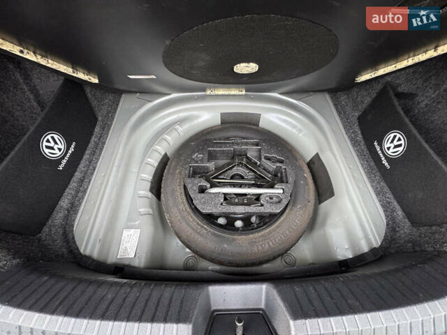 Серый Фольксваген Джетта, объемом двигателя 1.4 л и пробегом 99 тыс. км за 17777 $, фото 25 на Automoto.ua