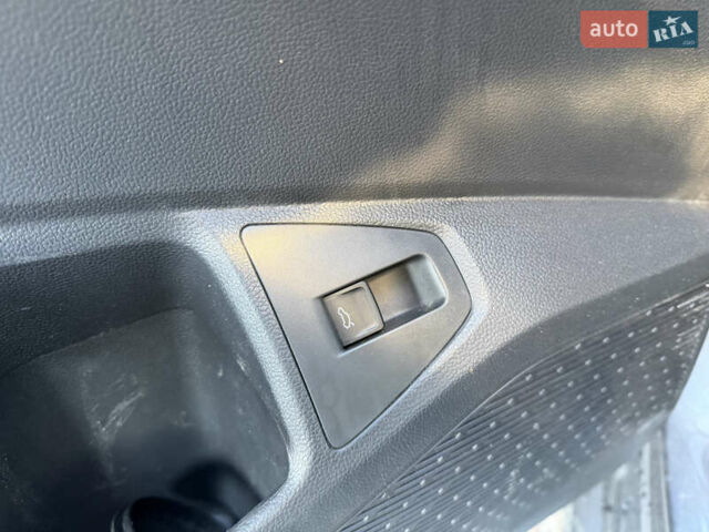 Серый Фольксваген Джетта, объемом двигателя 1.4 л и пробегом 161 тыс. км за 9999 $, фото 19 на Automoto.ua