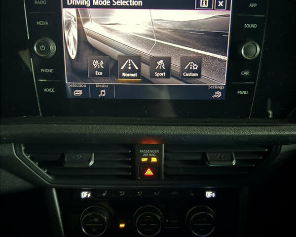 Сірий Фольксваген Джетта, об'ємом двигуна 1.4 л та пробігом 185 тис. км за 13999 $, фото 60 на Automoto.ua