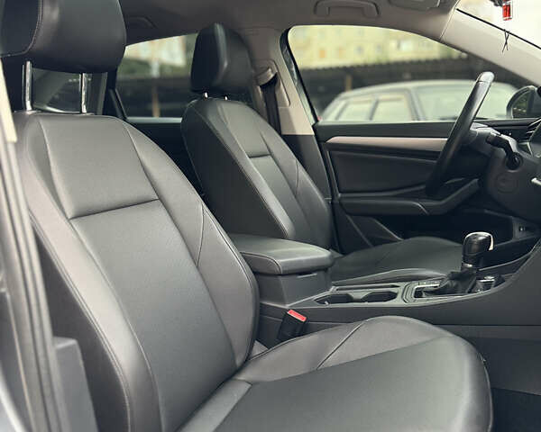 Серый Фольксваген Джетта, объемом двигателя 1.4 л и пробегом 99 тыс. км за 17777 $, фото 12 на Automoto.ua