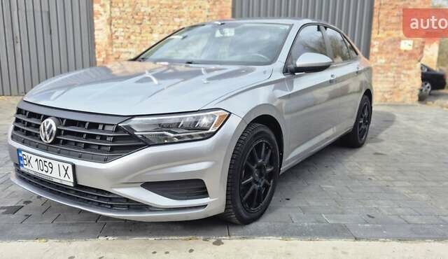 Серый Фольксваген Джетта, объемом двигателя 1.4 л и пробегом 120 тыс. км за 13700 $, фото 1 на Automoto.ua