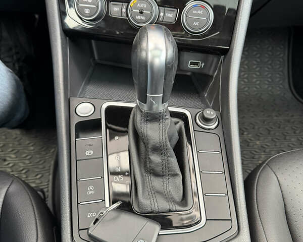 Сірий Фольксваген Джетта, об'ємом двигуна 1.4 л та пробігом 59 тис. км за 16800 $, фото 34 на Automoto.ua