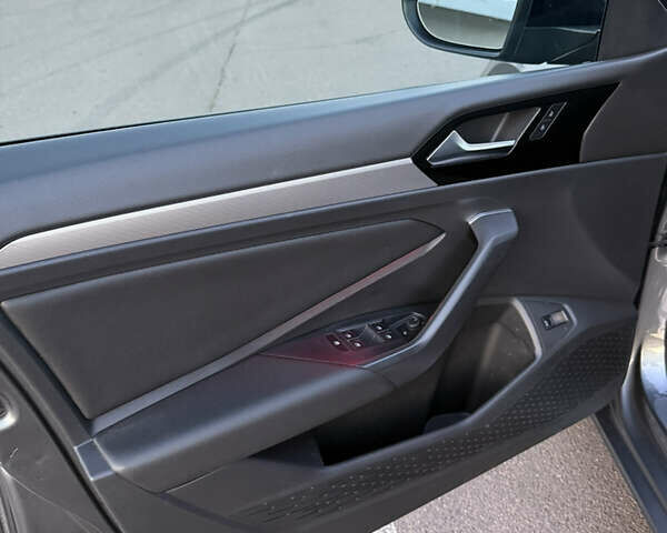 Сірий Фольксваген Джетта, об'ємом двигуна 1.4 л та пробігом 185 тис. км за 13999 $, фото 41 на Automoto.ua