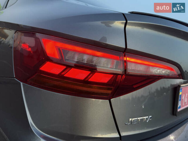 Сірий Фольксваген Джетта, об'ємом двигуна 1.4 л та пробігом 185 тис. км за 13999 $, фото 48 на Automoto.ua