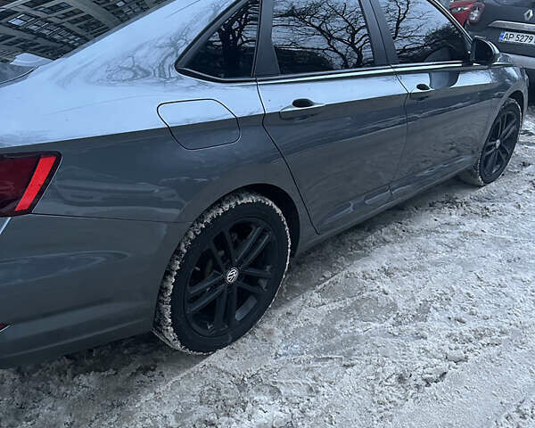 Серый Фольксваген Джетта, объемом двигателя 1.4 л и пробегом 120 тыс. км за 15000 $, фото 1 на Automoto.ua