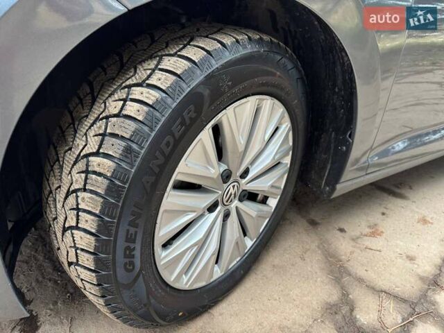 Сірий Фольксваген Джетта, об'ємом двигуна 1.4 л та пробігом 87 тис. км за 13500 $, фото 20 на Automoto.ua