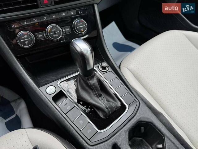 Серый Фольксваген Джетта, объемом двигателя 1.4 л и пробегом 125 тыс. км за 14200 $, фото 27 на Automoto.ua