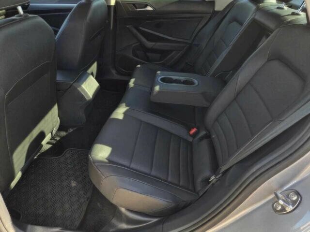 Сірий Фольксваген Джетта, об'ємом двигуна 1.4 л та пробігом 25 тис. км за 3300 $, фото 10 на Automoto.ua