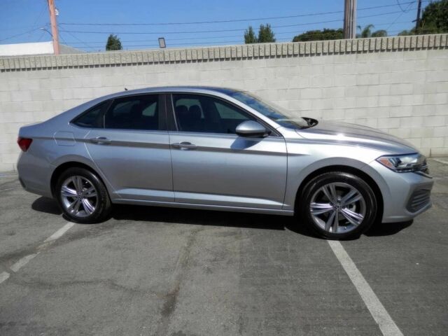 Серый Фольксваген Джетта, объемом двигателя 1.5 л и пробегом 23 тыс. км за 13400 $, фото 2 на Automoto.ua