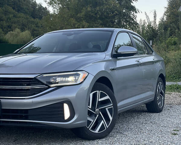 Сірий Фольксваген Джетта, об'ємом двигуна 1.5 л та пробігом 25 тис. км за 24500 $, фото 2 на Automoto.ua