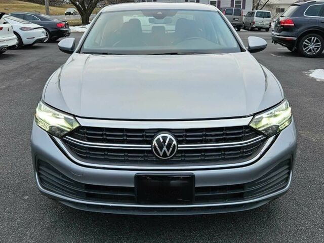 Серый Фольксваген Джетта, объемом двигателя 1.5 л и пробегом 13 тыс. км за 9000 $, фото 1 на Automoto.ua