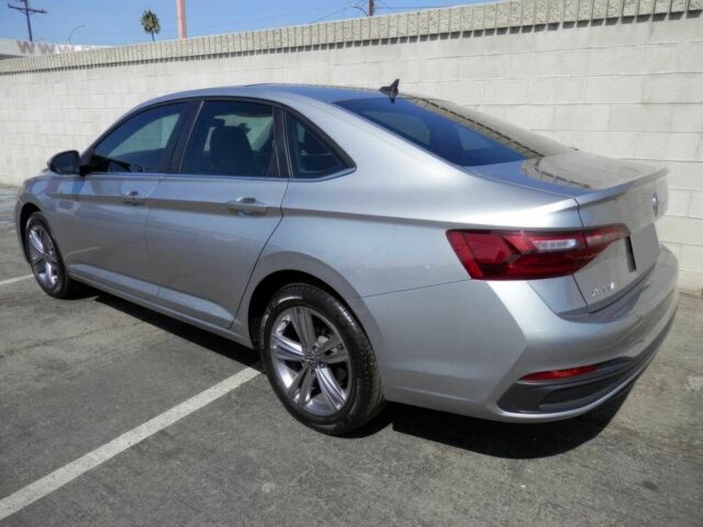 Серый Фольксваген Джетта, объемом двигателя 1.5 л и пробегом 23 тыс. км за 13400 $, фото 4 на Automoto.ua