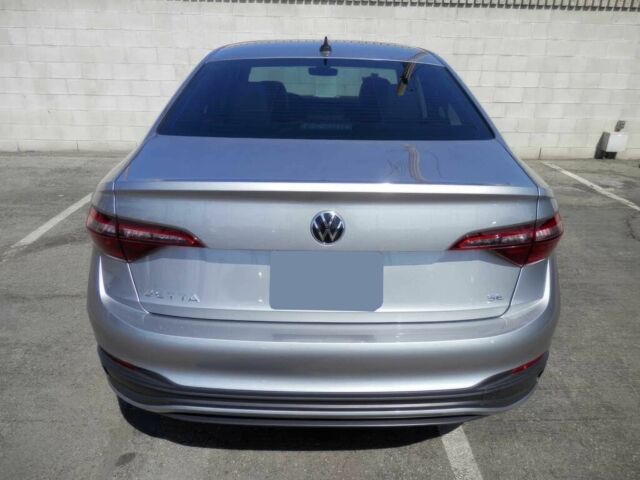 Серый Фольксваген Джетта, объемом двигателя 1.5 л и пробегом 23 тыс. км за 13400 $, фото 5 на Automoto.ua