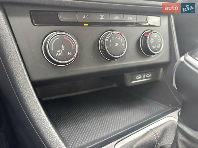 Сірий Фольксваген Джетта, об'ємом двигуна 1.5 л та пробігом 7 тис. км за 19800 $, фото 40 на Automoto.ua